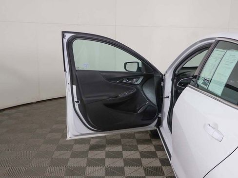 Used 2023 Chevrolet Malibu LT FWD image 16