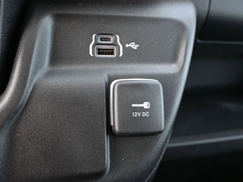 Used 2025 RAM ProMaster 2500 w/ Convenience Group image 23