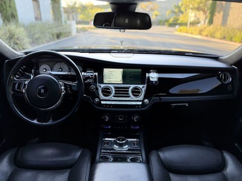 Used 2017 Rolls-Royce Ghost RWD image 30