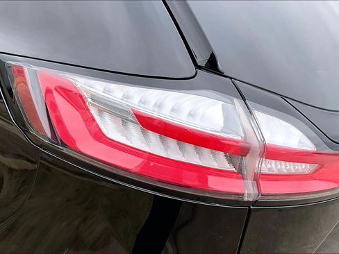 Used 2020 Ford Edge ST-Line w/ Cold Weather Package image 27