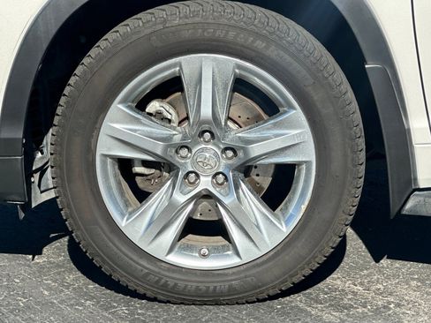 Used 2014 Toyota Highlander Limited Platinum image 39