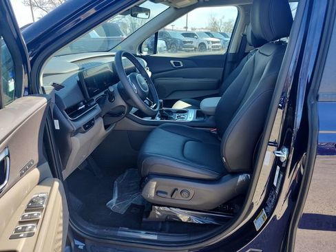 New 2026 Kia Carnival EX FWD image 4