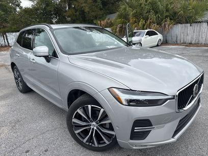 Used 2022 Volvo XC60 B5 Momentum w/ Advanced Package