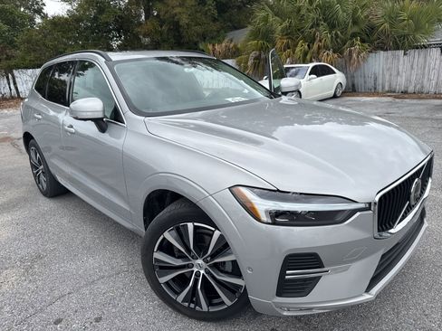 Used 2022 Volvo XC60 B5 Momentum w/ Advanced Package image 1