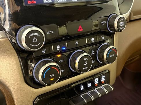 Used 2019 RAM 1500 Laramie AWD/4WD image 30