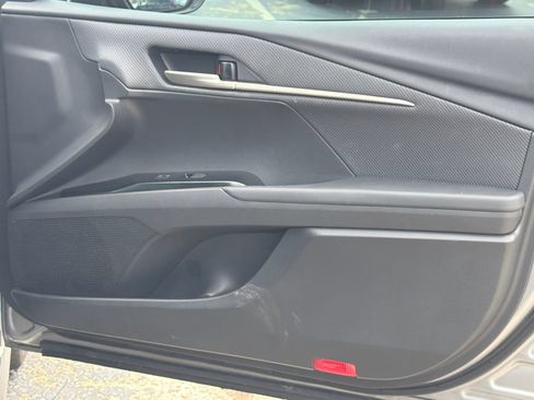 Used 2025 Toyota Camry SE w/ Convenience Package FWD image 13