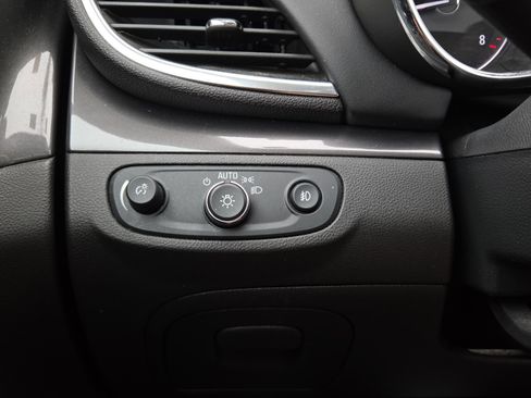 Used 2018 Buick Encore Essence FWD image 24