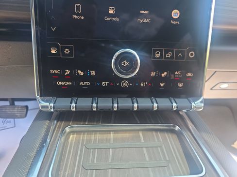 Used 2024 GMC Sierra EV Denali AWD/4WD image 21