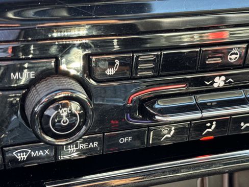 Used 2022 Jeep Grand Cherokee Limited 4xe image 31