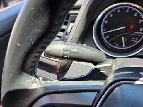 Used 2019 Toyota Camry SE FWD image 39