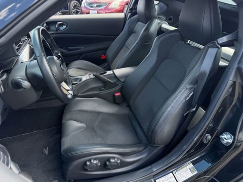 Certified 2024 Nissan Z Performance w/ Floor Mat Package RWD image 11