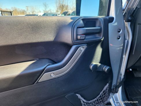 Used 2015 Jeep Wrangler Unlimited Sport image 24