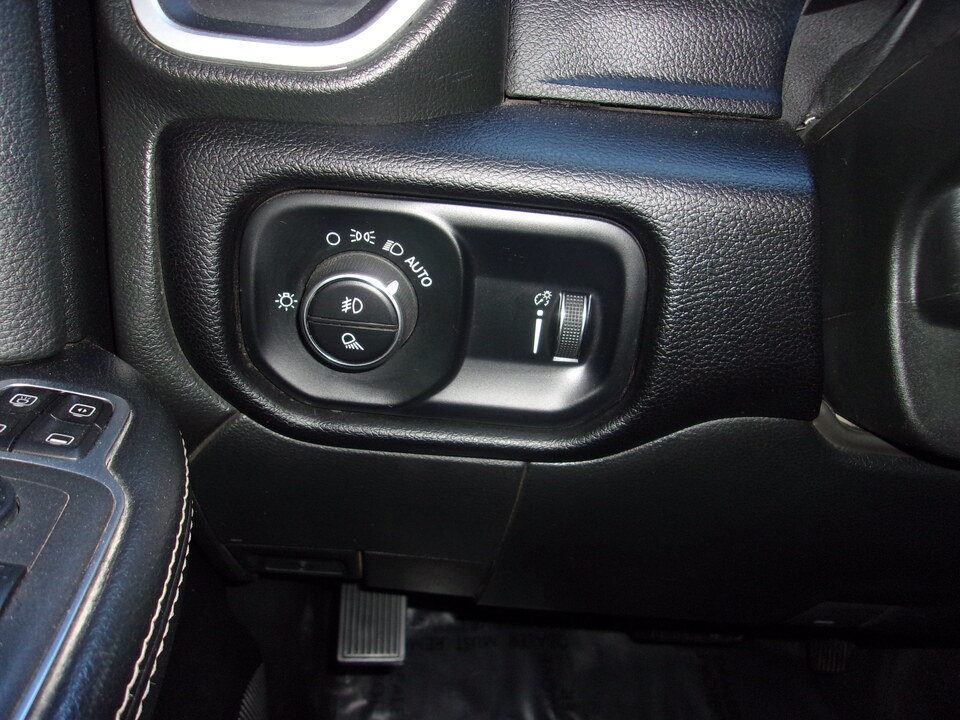Used 2024 RAM 2500 Big Horn w/ Off Road Package AWD/4WD image 17