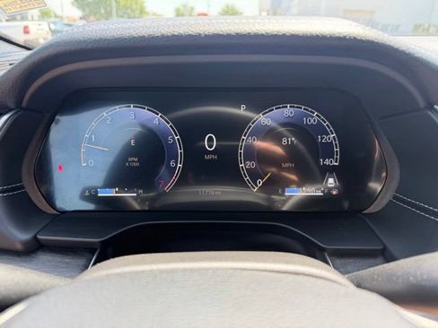 Used 2024 Jeep Grand Cherokee L Limited AWD/4WD image 23