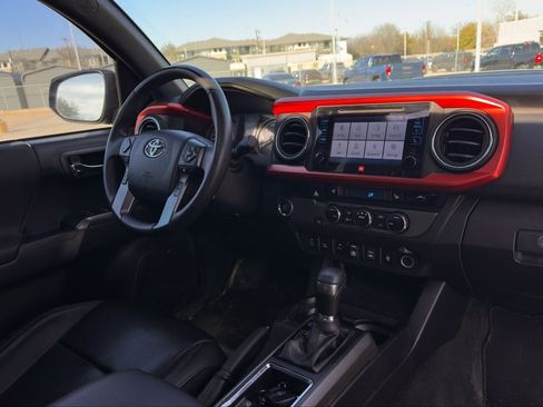 Used 2018 Toyota Tacoma TRD Sport w/ TRD Premium Sport Package image 12
