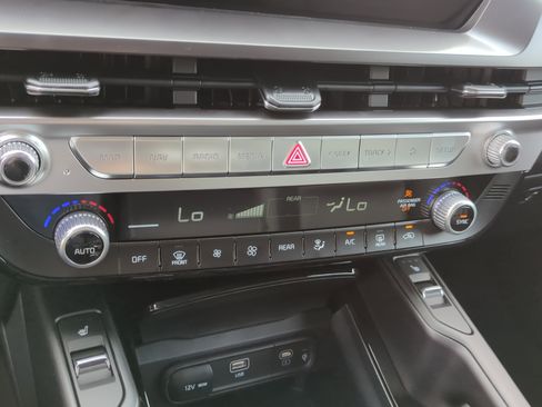 New 2025 Kia Telluride S image 28