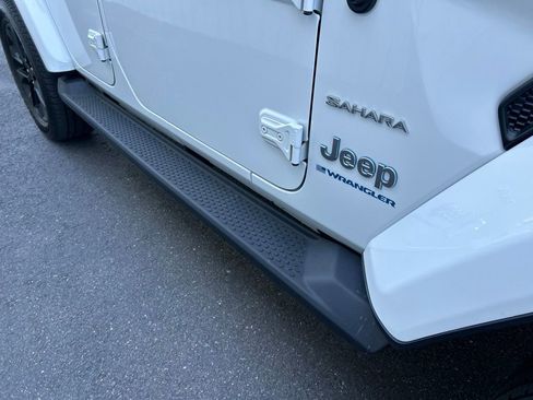 Used 2023 Jeep Wrangler Unlimited Sahara AWD/4WD image 47