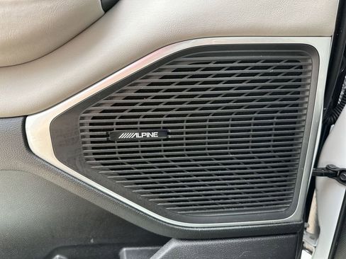 Used 2024 Jeep Wagoneer L Series II RWD image 33