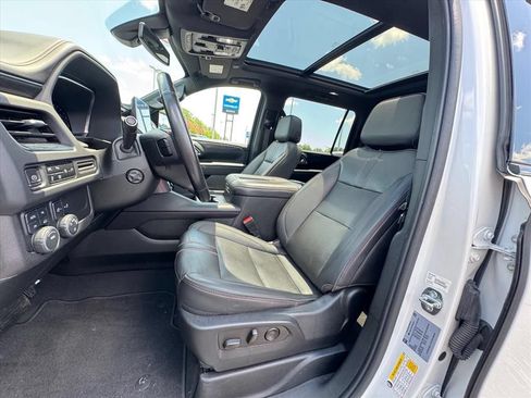 Used 2022 Chevrolet Suburban RST w/ Luxury Package AWD/4WD image 20
