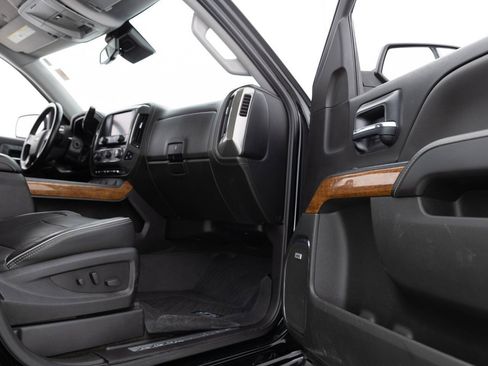 Used 2018 Chevrolet Silverado 1500 High Country AWD/4WD image 32