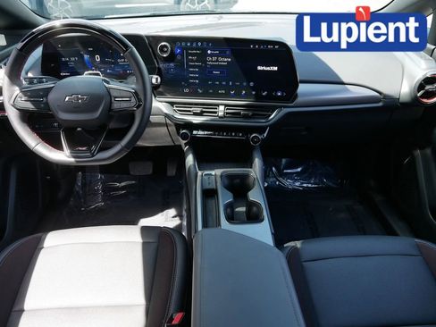Used 2024 Chevrolet Equinox EV RS FWD image 18