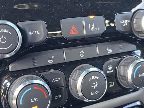 Certified 2022 RAM 1500 Big Horn image 32