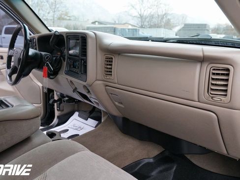 Used 2006 Chevrolet Silverado 2500 LT w/ Skid Plate Package image 40