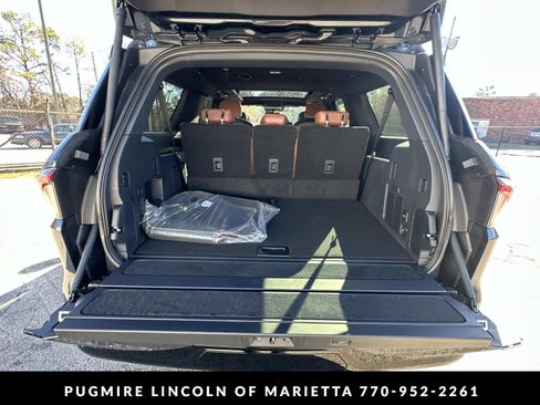 New 2026 Lincoln Navigator L Reserve AWD/4WD image 21