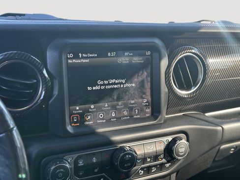 Used 2019 Jeep Wrangler Unlimited Sahara AWD/4WD image 11