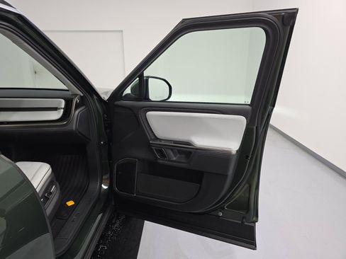 Used 2024 Rivian R1S Adventure AWD/4WD image 18