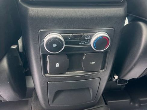 Used 2023 Ford Explorer XLT w/ Equipment Group 202A AWD/4WD image 19