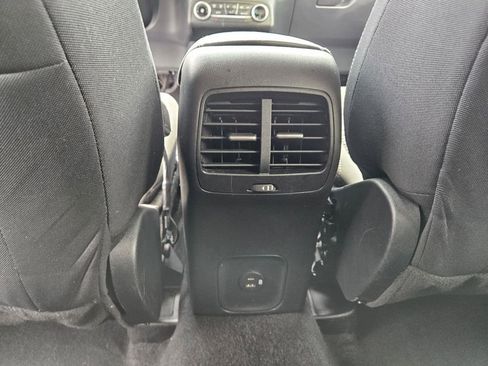 Used 2020 Ford Escape SE image 25