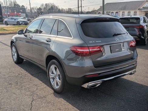 Used 2017 Mercedes-Benz GLC 300 4MATIC image 5