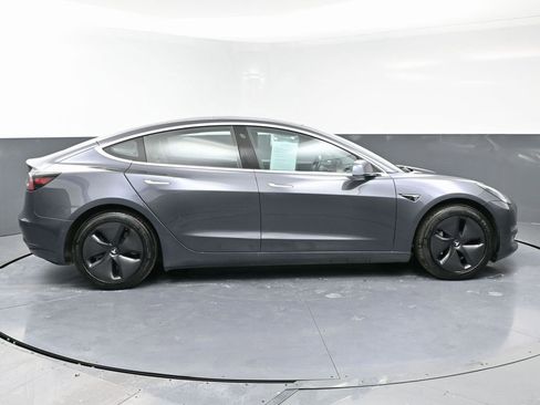 Used 2018 Tesla Model 3 Long Range image 7