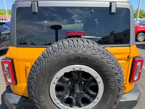 Certified 2021 Ford Bronco Outer Banks w/ Sasquatch Package AWD/4WD image 6