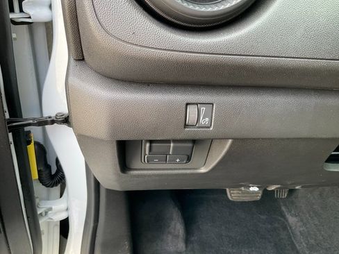 Certified 2025 Chevrolet Colorado Trail Boss image 9