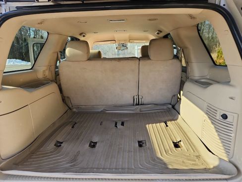 Used 2011 Chevrolet Tahoe LS image 18