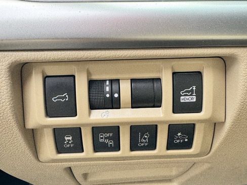 Used 2019 Subaru Outback 2.5i Limited w/ Popular Package #2 image 16