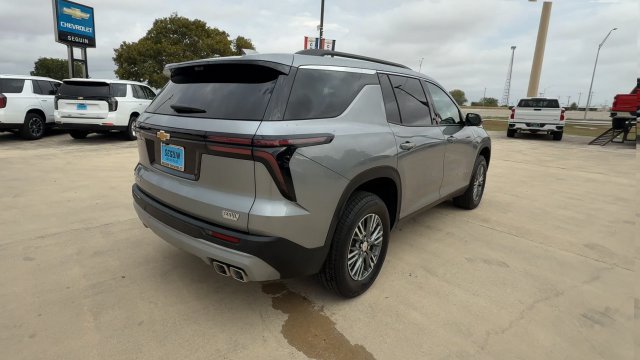 Certified 2026 Chevrolet Traverse LT w/ Driver Confidence Package FWD image 8