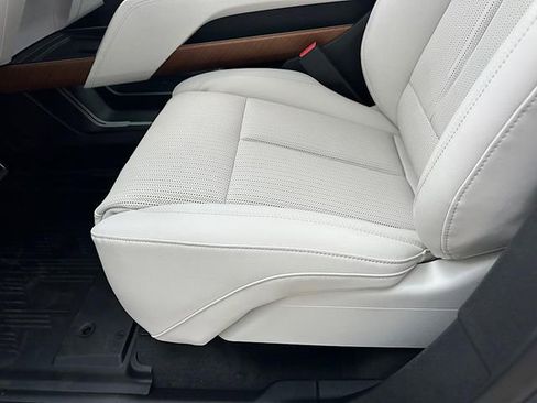 New 2026 Cadillac Vistiq Luxury image 10