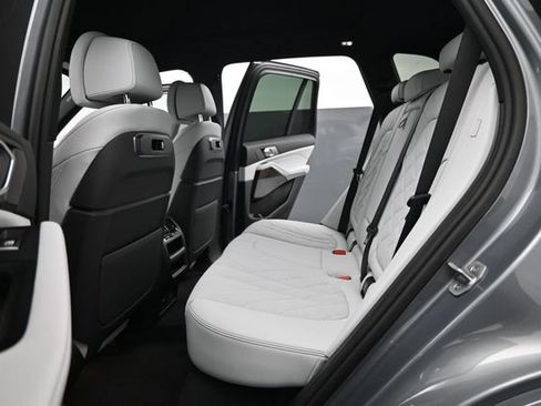 New 2026 BMW X5 xDrive50e w/ M Sport Package AWD/4WD image 18