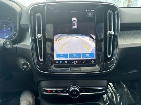 Certified 2025 Volvo XC40 B5 Core AWD/4WD image 24