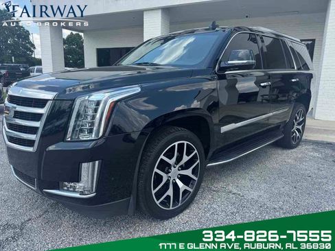 Used 2018 Cadillac Escalade Luxury image 2
