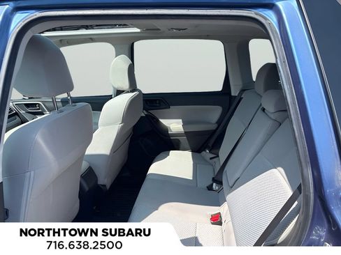 Used 2018 Subaru Forester 2.5i Premium w/ All-Weather Package AWD/4WD image 9