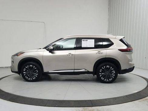 Used 2026 Nissan Rogue Platinum w/ Platinum Premium Package AWD/4WD image 4