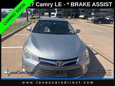Used 2017 Toyota Camry LE FWD image 3