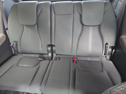Certified 2026 Kia Carnival LX FWD image 17