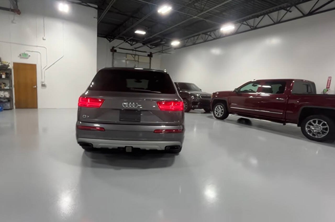Used 2017 Audi Q7 3.0T Prestige AWD/4WD image 4