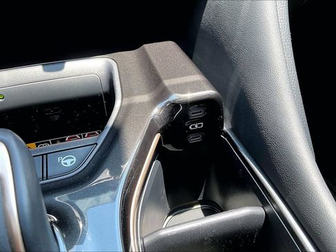 Certified 2025 Toyota Crown Platinum AWD/4WD image 18