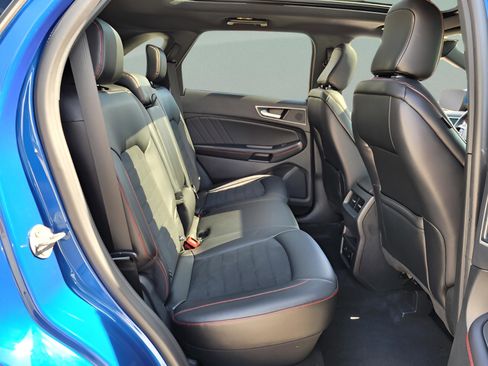 Used 2024 Ford Edge ST-Line image 11